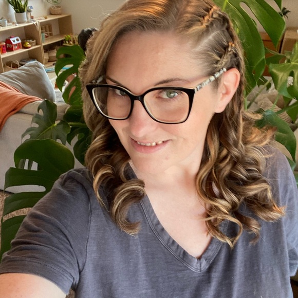 Meet your Posher, Tara - Picture 3 of 7